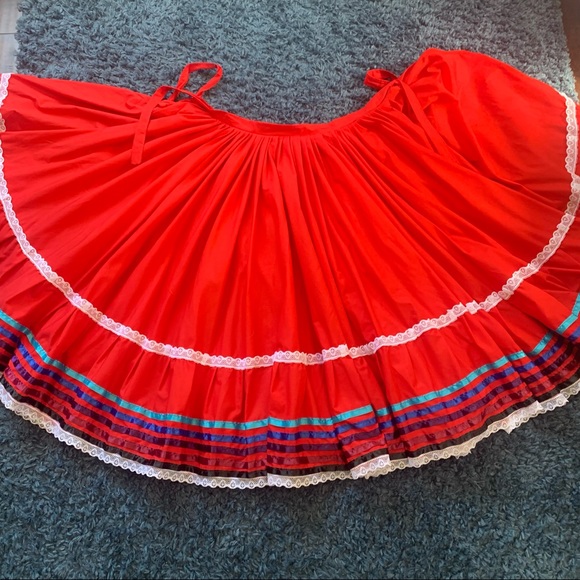 Professional Mexican Folklorico Dance Skirt - Picture 1 of 9